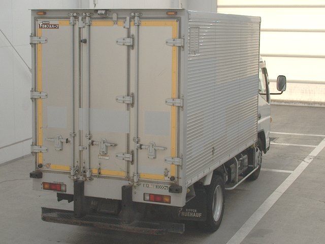 2015 Mitsubishi Fuso Canter Van auction photo 2