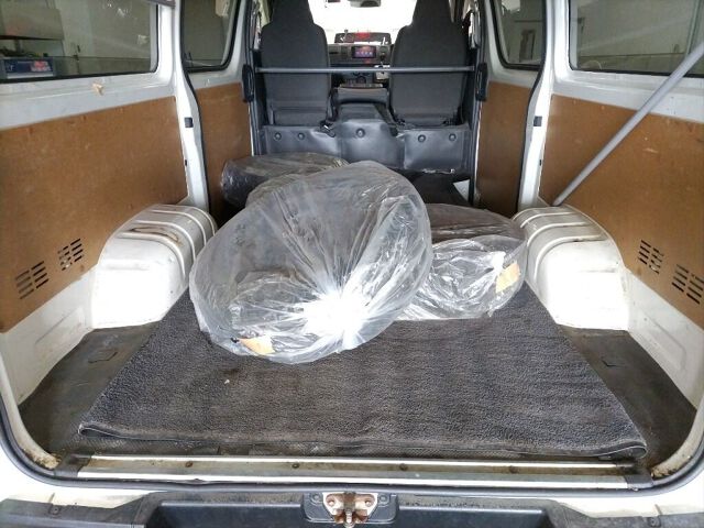 2022 Toyota Hiace ロングDX 4WD auction photo 6