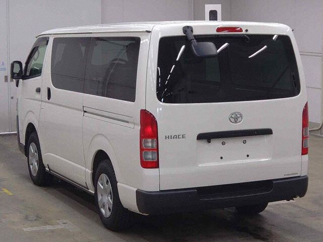 2022 Toyota Hiace ロングDX 4WD auction photo 2