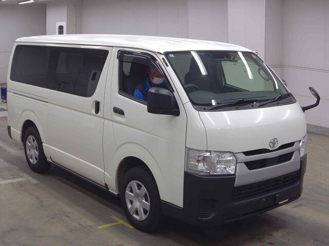 Japan Auction Vehicles 8 2022 Toyota Hiace ロングDX 4WD auction photo