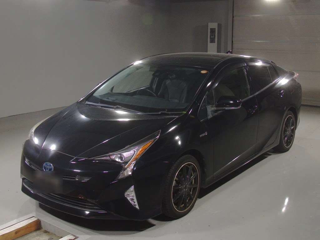 Japan Auction Vehicles 4 2017 Toyota Prius Sセーフティプラス auction photo