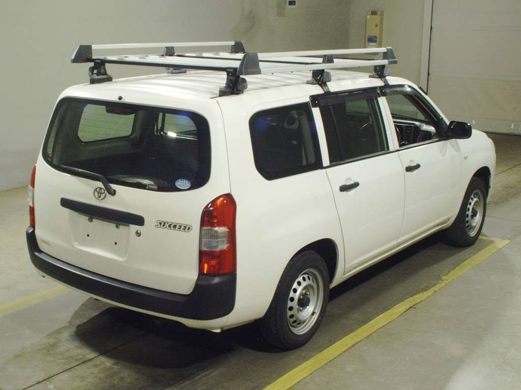 2018 Toyota Succeed UL 4WD auction photo 2