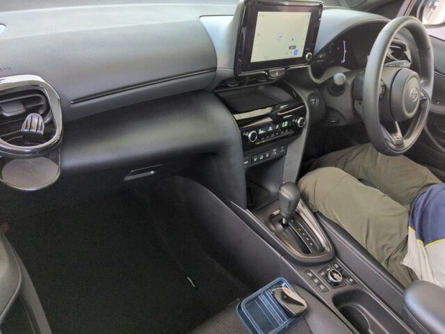 2025 Toyota Yaris Cross HV Zウルバーノ 4WD auction photo 3