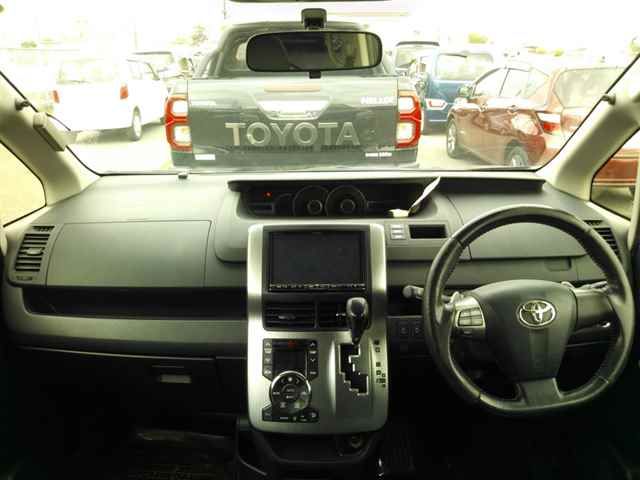 2013 Toyota Voxy ZS キラメキ Z auction photo 8