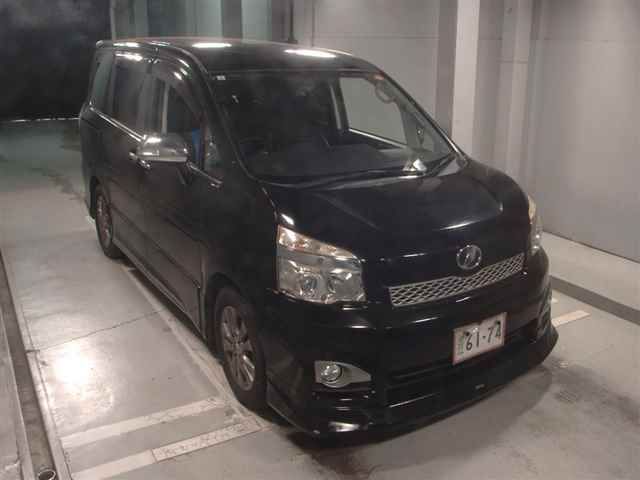 Japan Auction Vehicles 12 2013 Toyota Voxy ZS キラメキ Z auction photo