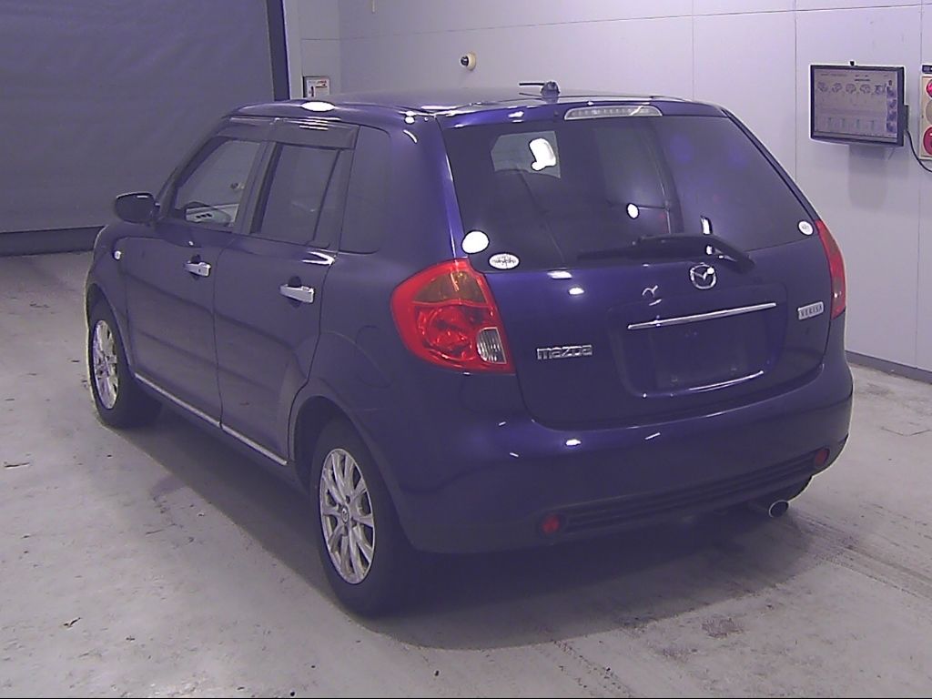 2004 Mazda ベリーサ auction photo 5