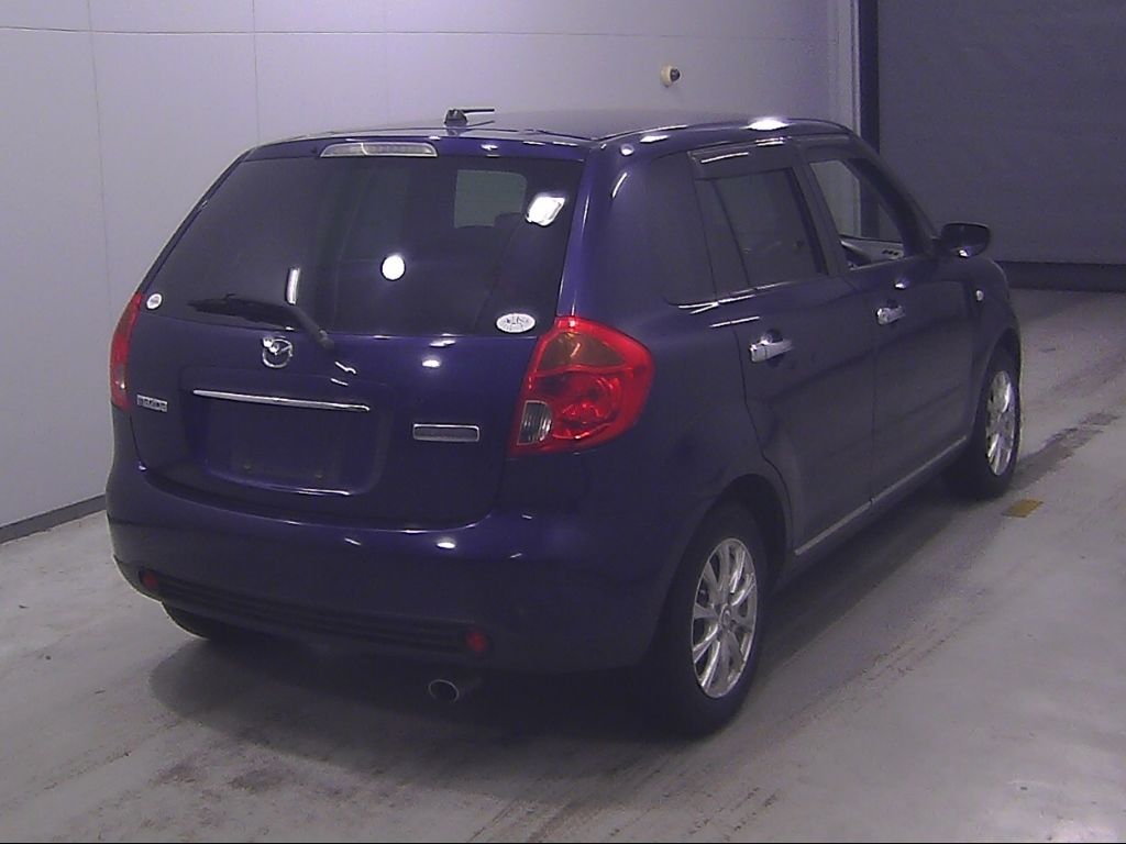 2004 Mazda ベリーサ auction photo 2