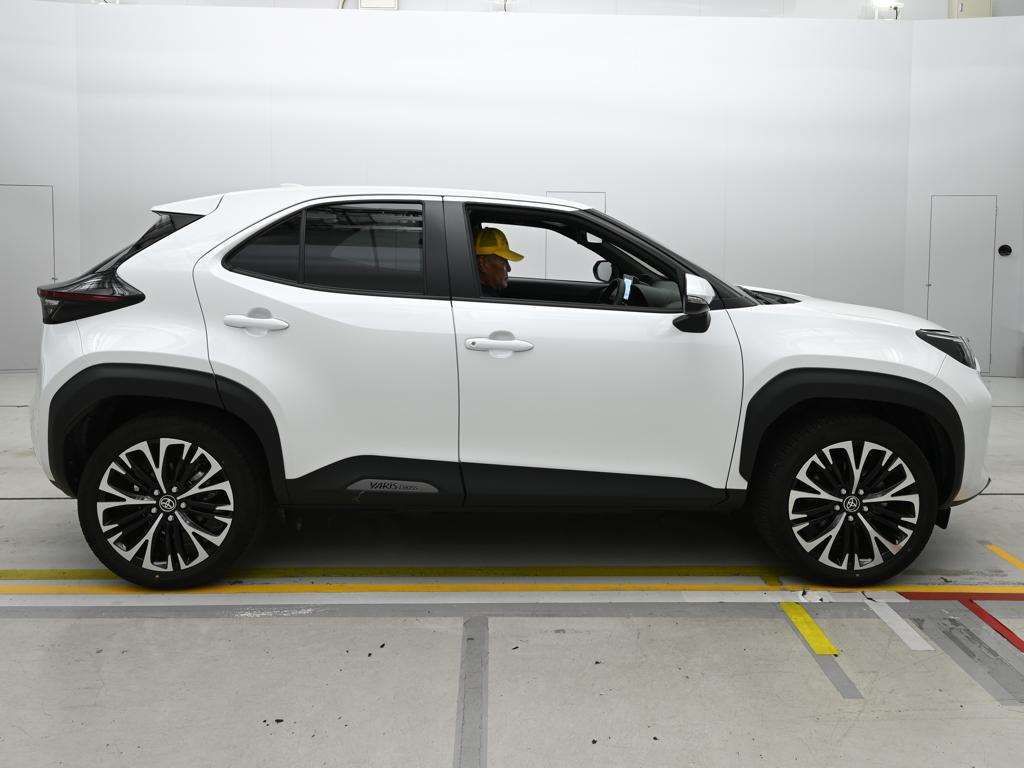 2025 Toyota Yaris Cross ハイブリッドZ auction photo 3