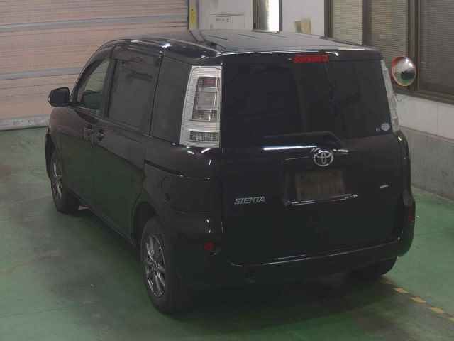 2014 Toyota Sienta DICE G auction photo 2