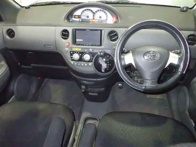 2014 Toyota Sienta DICE G auction photo 3