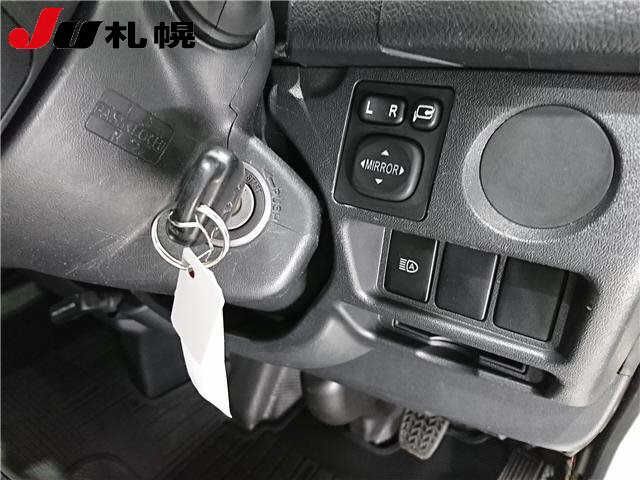 2018 Toyota Regius Ace 4WD DX ロング auction photo 5