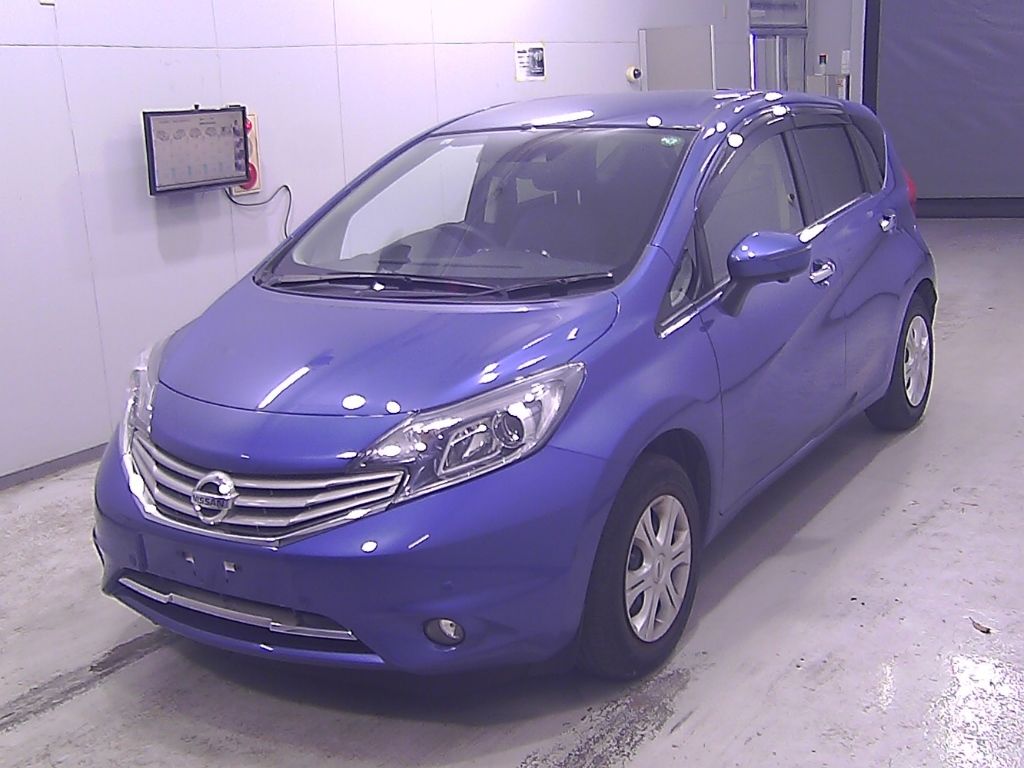 2015 Nissan ノート HB メダリスト auction photo 4