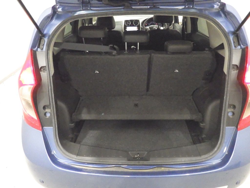 2015 Nissan ノート HB メダリスト auction photo 8
