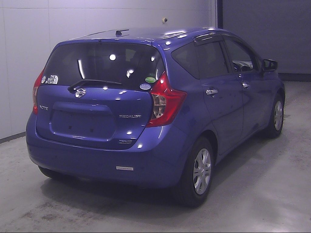 2015 Nissan ノート HB メダリスト auction photo 2
