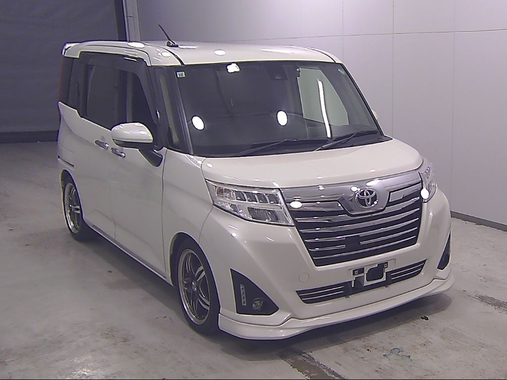 2017 Toyota Roomy Custom G-T Japan auction vehicle