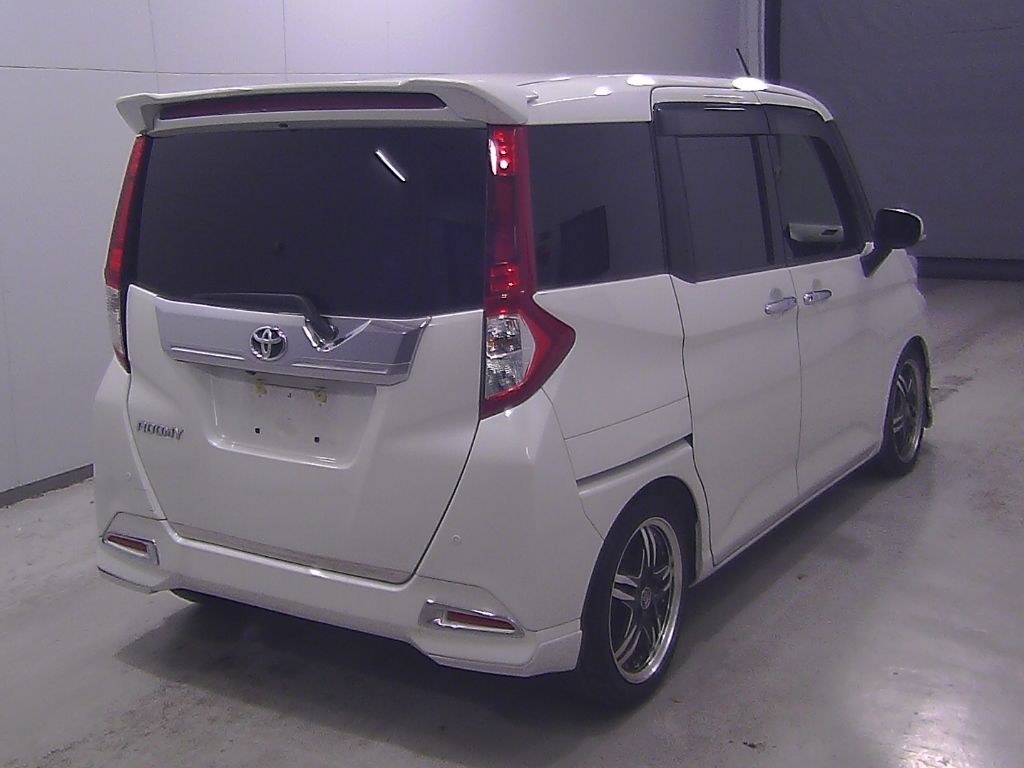 2017 Toyota Roomy Custom G-T auction photo 2