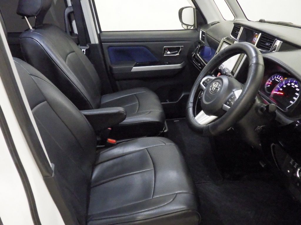 2017 Toyota Roomy Custom G-T auction photo 6