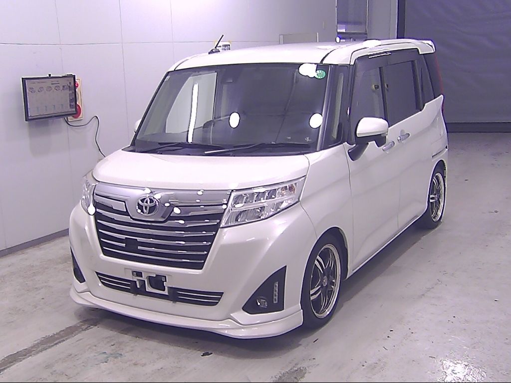 2017 Toyota Roomy Custom G-T auction photo 4
