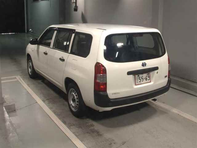 2021 Toyota Probox Hybrid DX Comfort auction photo 2