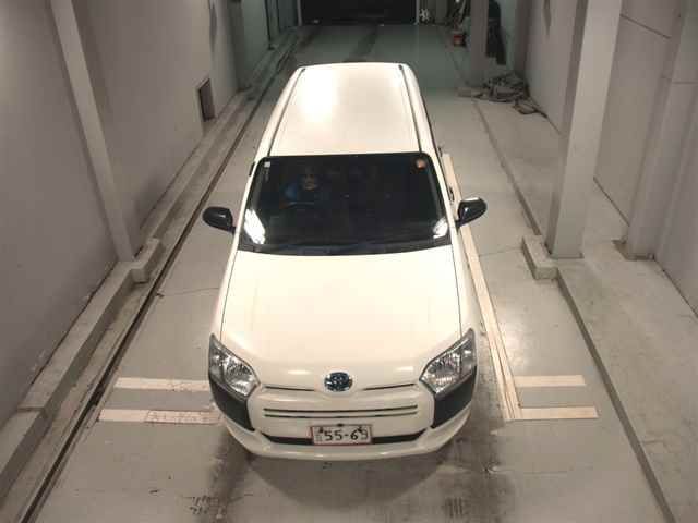 2021 Toyota Probox Hybrid DX Comfort auction photo 6