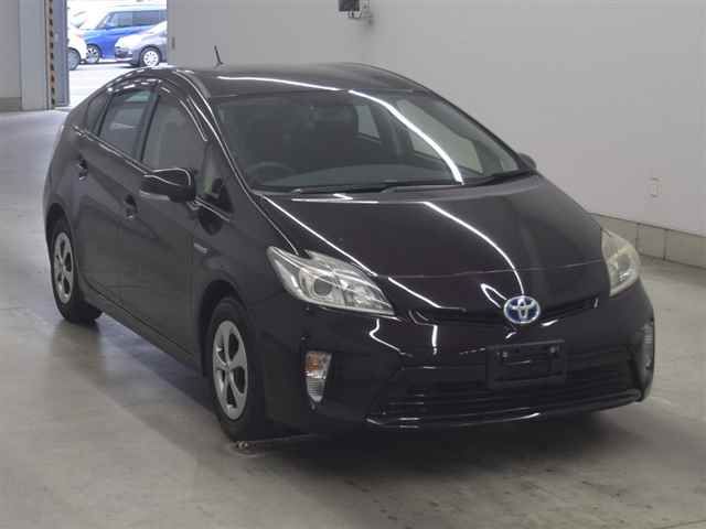 2015 Toyota Prius S Japan auction vehicle
