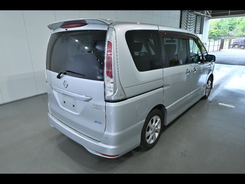 2011 Nissan Serena ハイウェイスター auction photo 2
