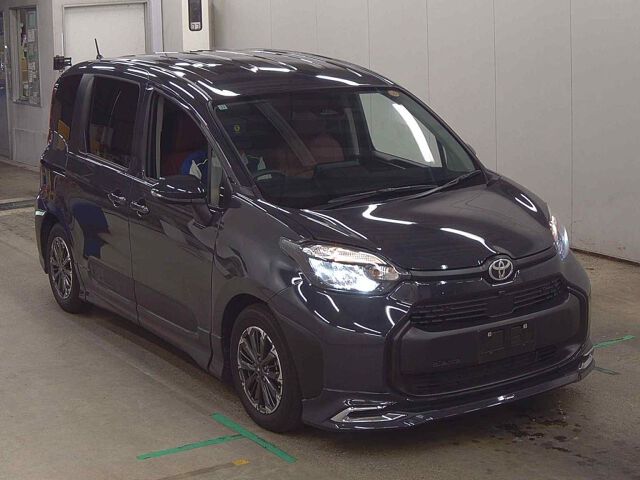 2025 Toyota Sienta ハイブリッドG Japan auction vehicle
