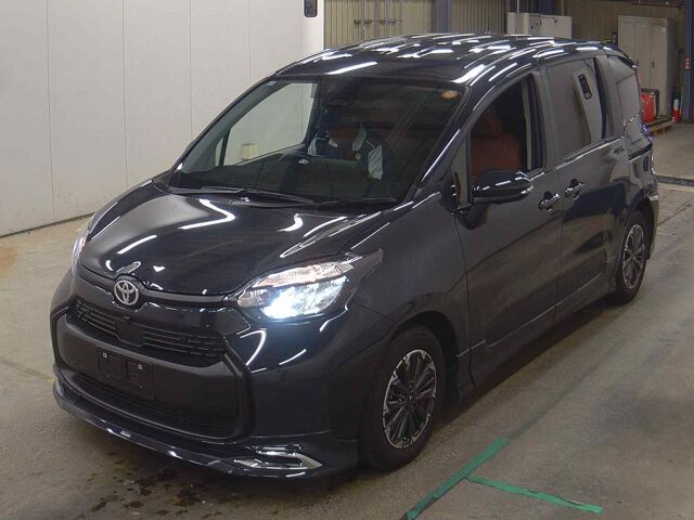 2025 Toyota Sienta ハイブリッドG auction photo 4