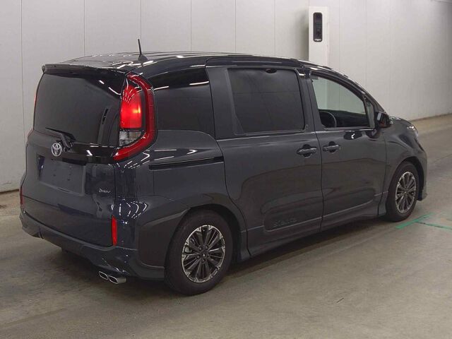 2025 Toyota Sienta ハイブリッドG auction photo 5