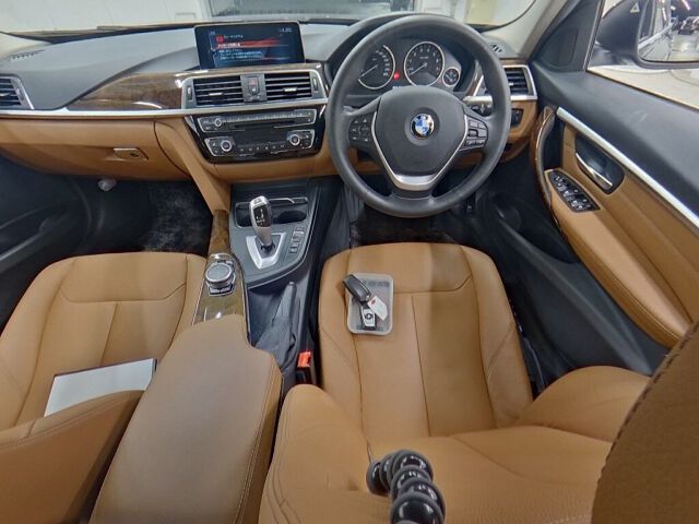 2016 BMW 3 Series 320IXDRIV Luxury 4WD auction photo 3