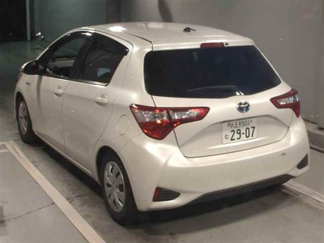 2017 Toyota Vitz Hybrid Jewela auction photo 2