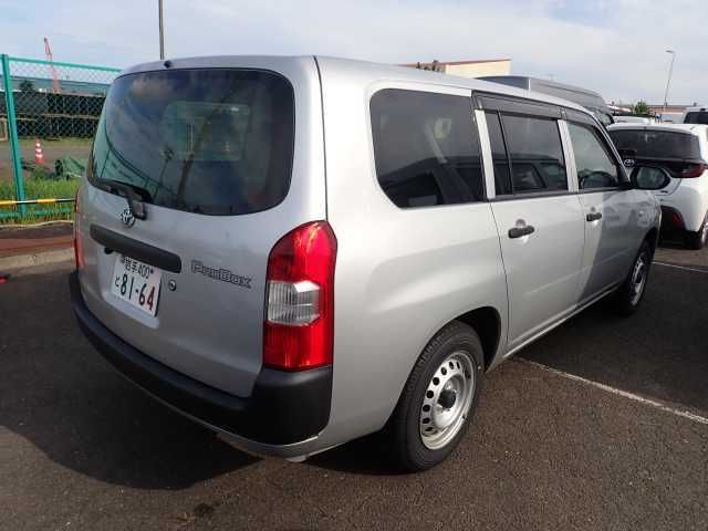 2022 Toyota Probox G 4WD auction photo 2