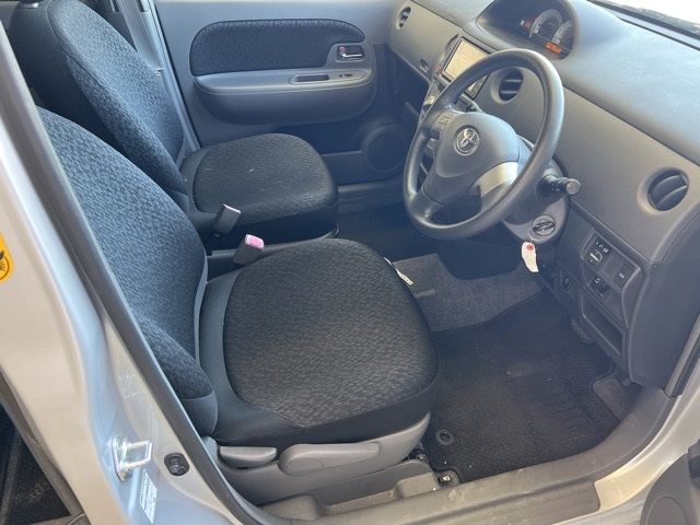 2014 Toyota Sienta Wagon X L Package auction photo 4