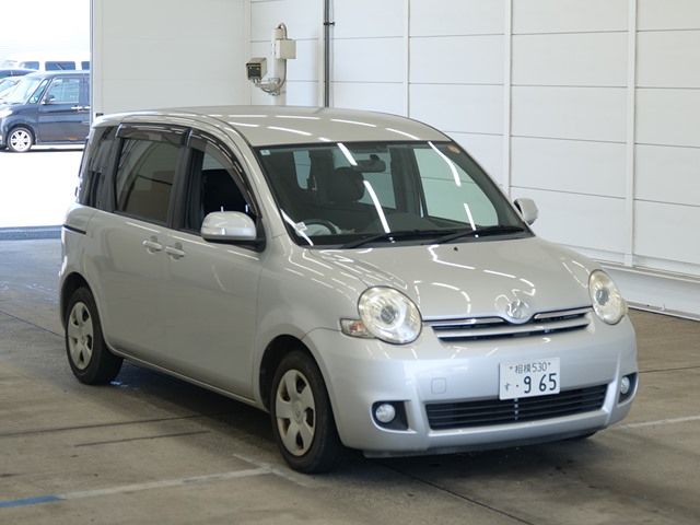 2014 Toyota Sienta Wagon X L Package Japan auction vehicle
