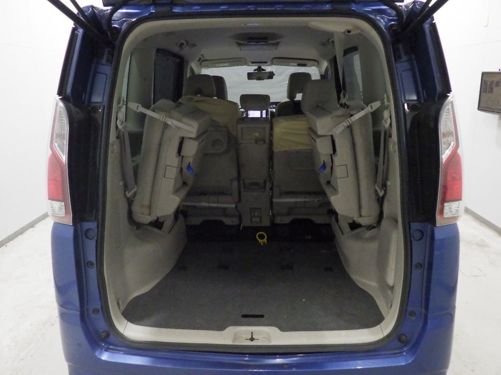 2017 Nissan Serena X V Selection auction photo 8