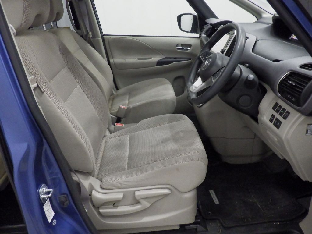 2017 Nissan Serena X V Selection auction photo 6