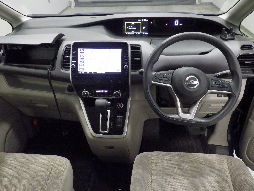 2017 Nissan Serena X V Selection auction photo 3