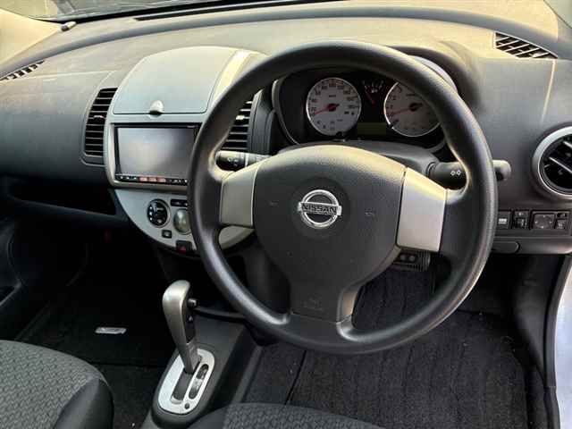 2011 Nissan Note auction photo 3