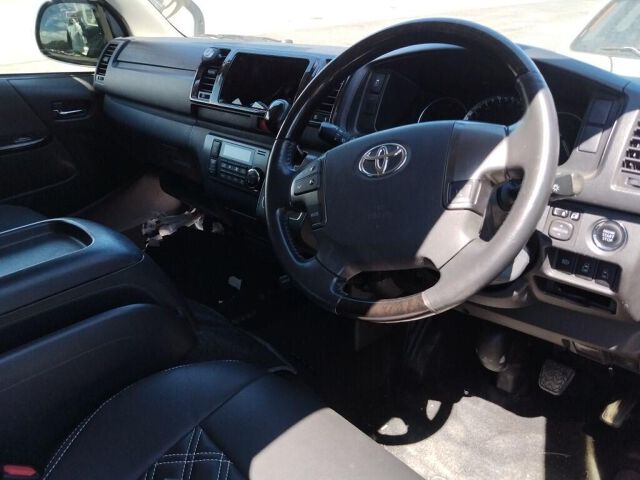 2018 Toyota Hiace L Super GL Dark 4WD auction photo 3