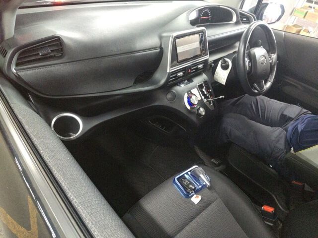 2021 Toyota Sienta Gセーフティエディショ2 auction photo 3