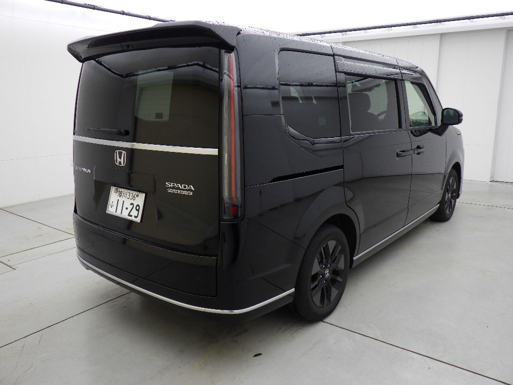 2023 Honda Stepwgn 4WD プレミアムライン auction photo 2