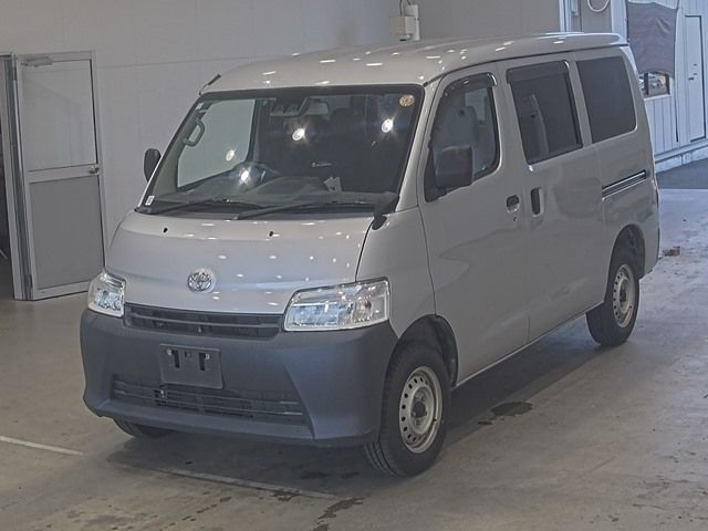2021 Toyota TownAce DX Japan auction vehicle
