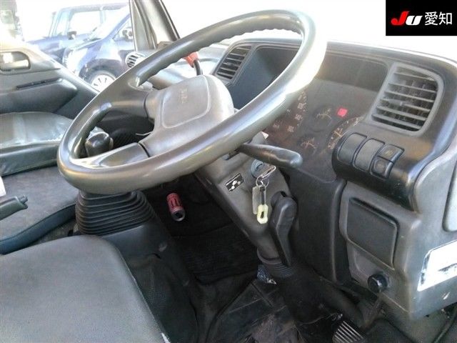 Isuzu エルフ T auction photo 5