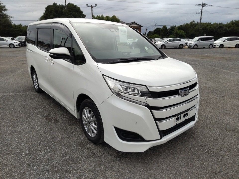 2021 Toyota Noah auction photo 4