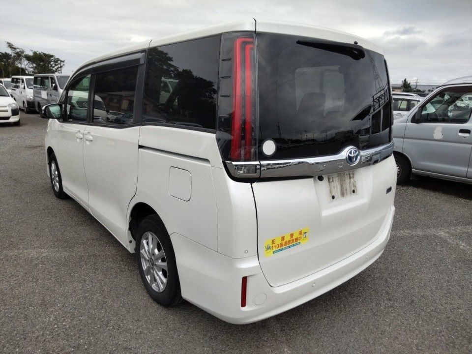 2021 Toyota Noah auction photo 6
