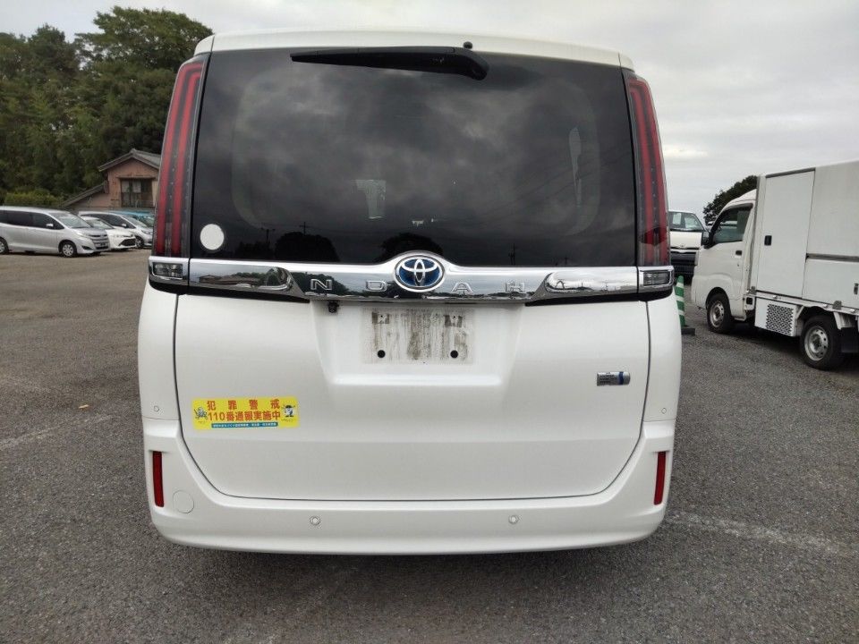 2021 Toyota Noah auction photo 5