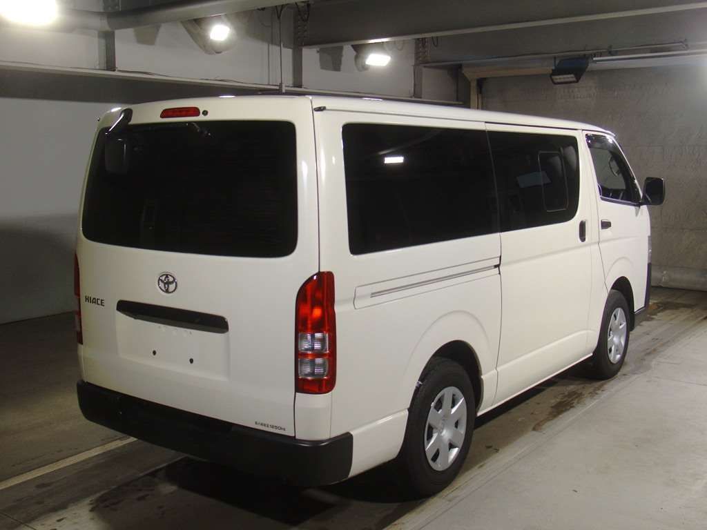 2021 Toyota Hiace Long DX auction photo 2