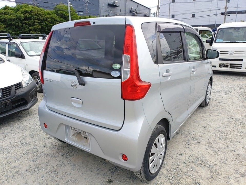 2017 Nissan Dayz auction photo 2