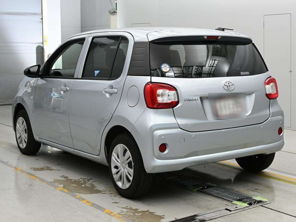 2023 Toyota Passo X auction photo 6