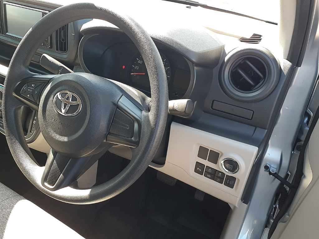 2023 Toyota Passo X auction photo 9